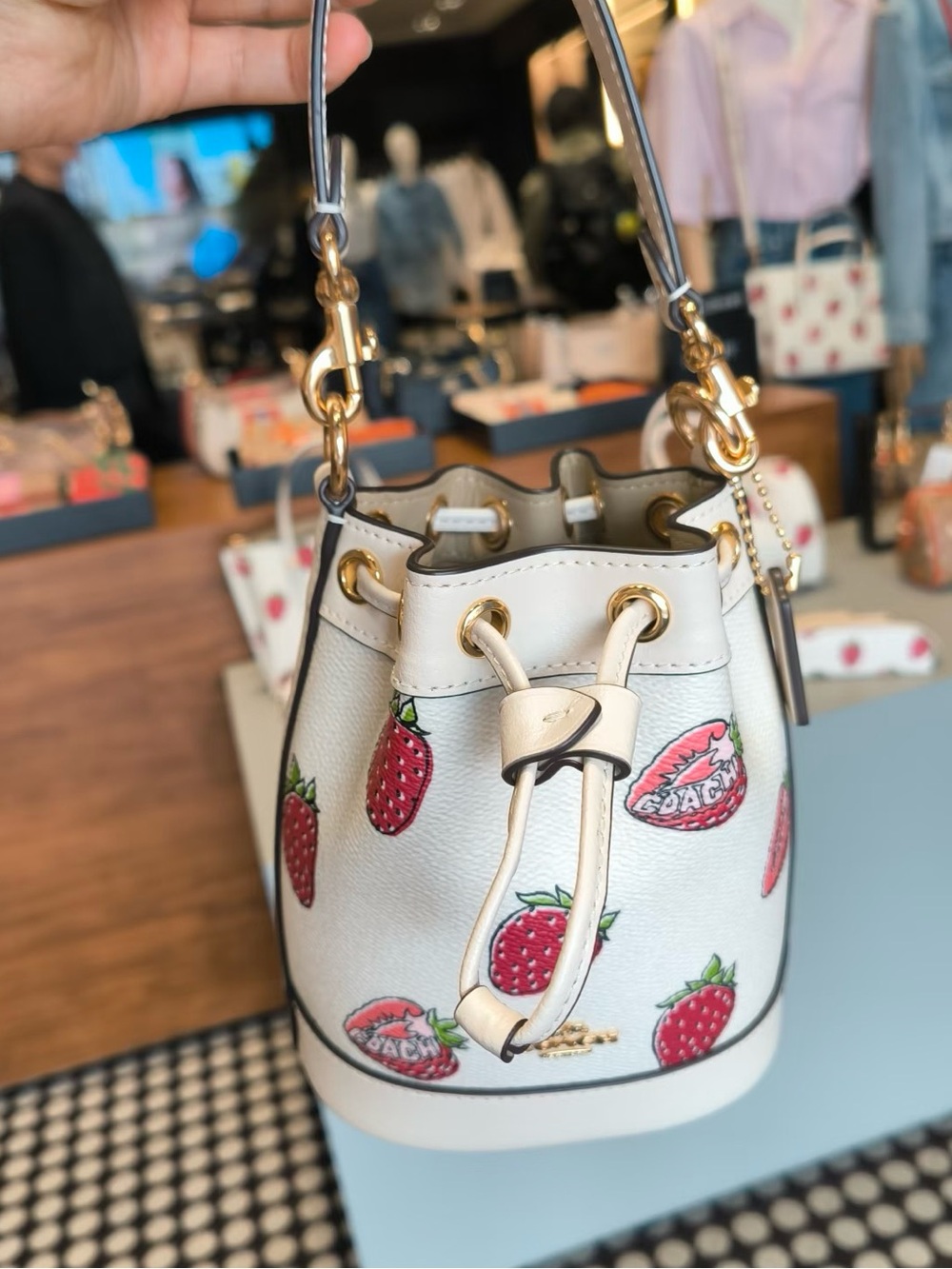 NWT Coach Mini Bucket Bag With Strawberry Print 🍓💕CAL11